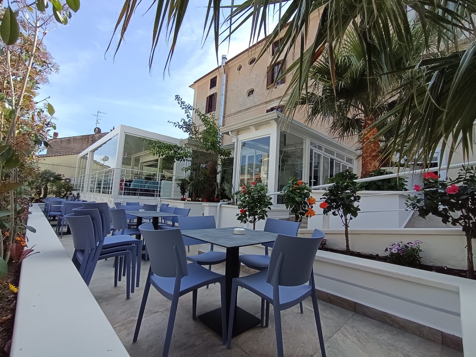 Giardino esterno del ristorante Al Gusto